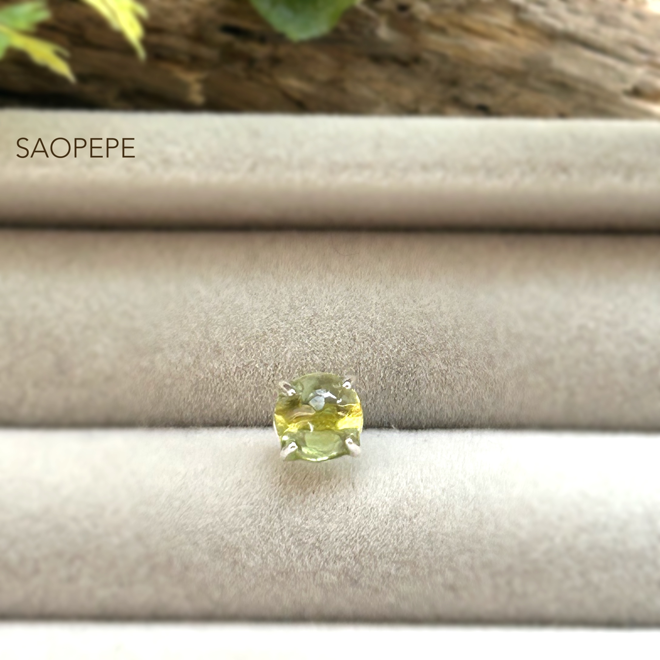 アメリカ・アリゾナ産の美しいペリドット