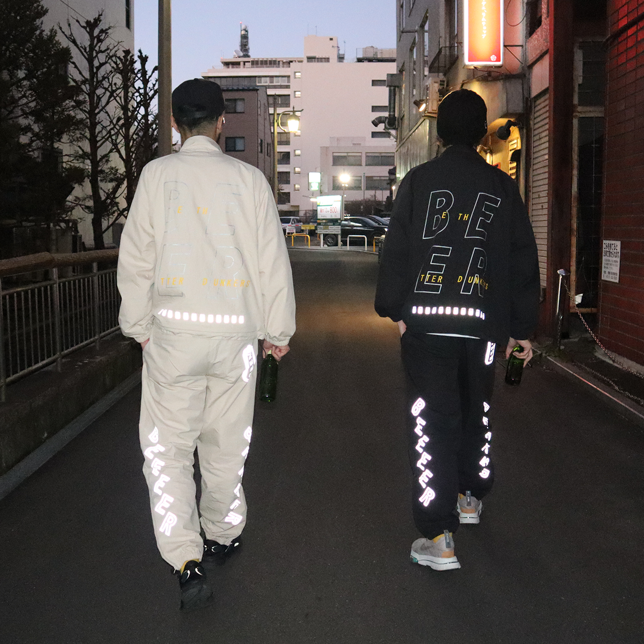 ベージュ182cm／上下L　ブラック184cm／上下XL