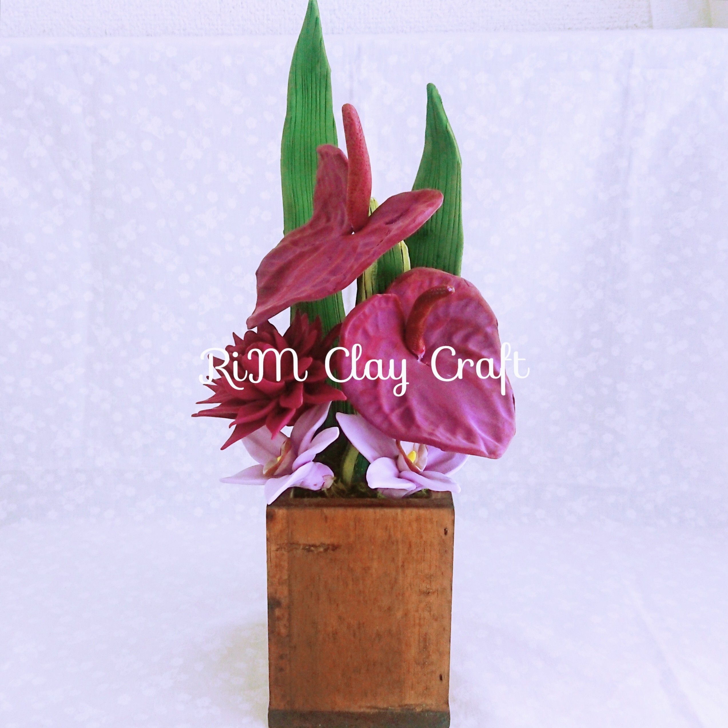 紫の落ち着いたアレンジメント