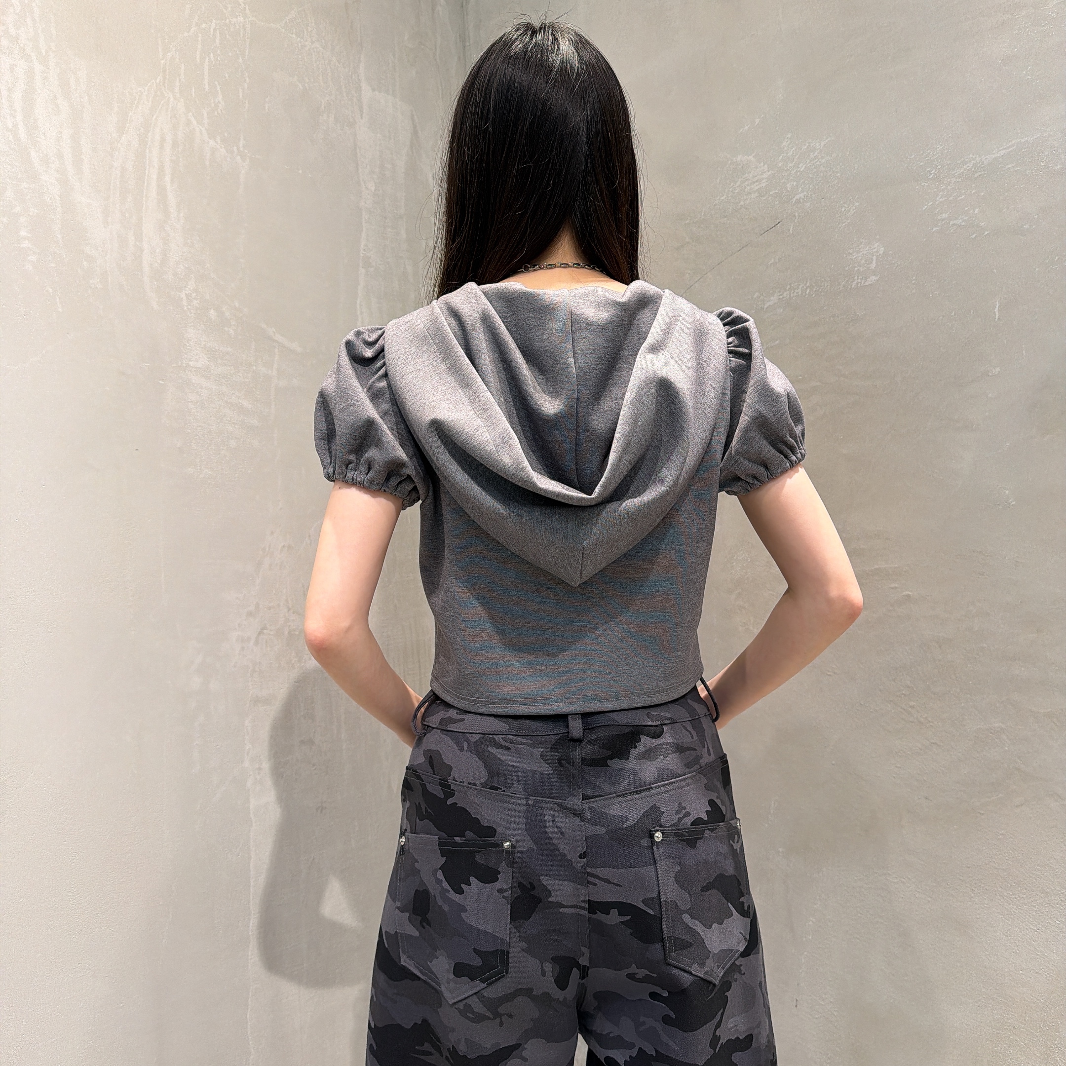GRAY