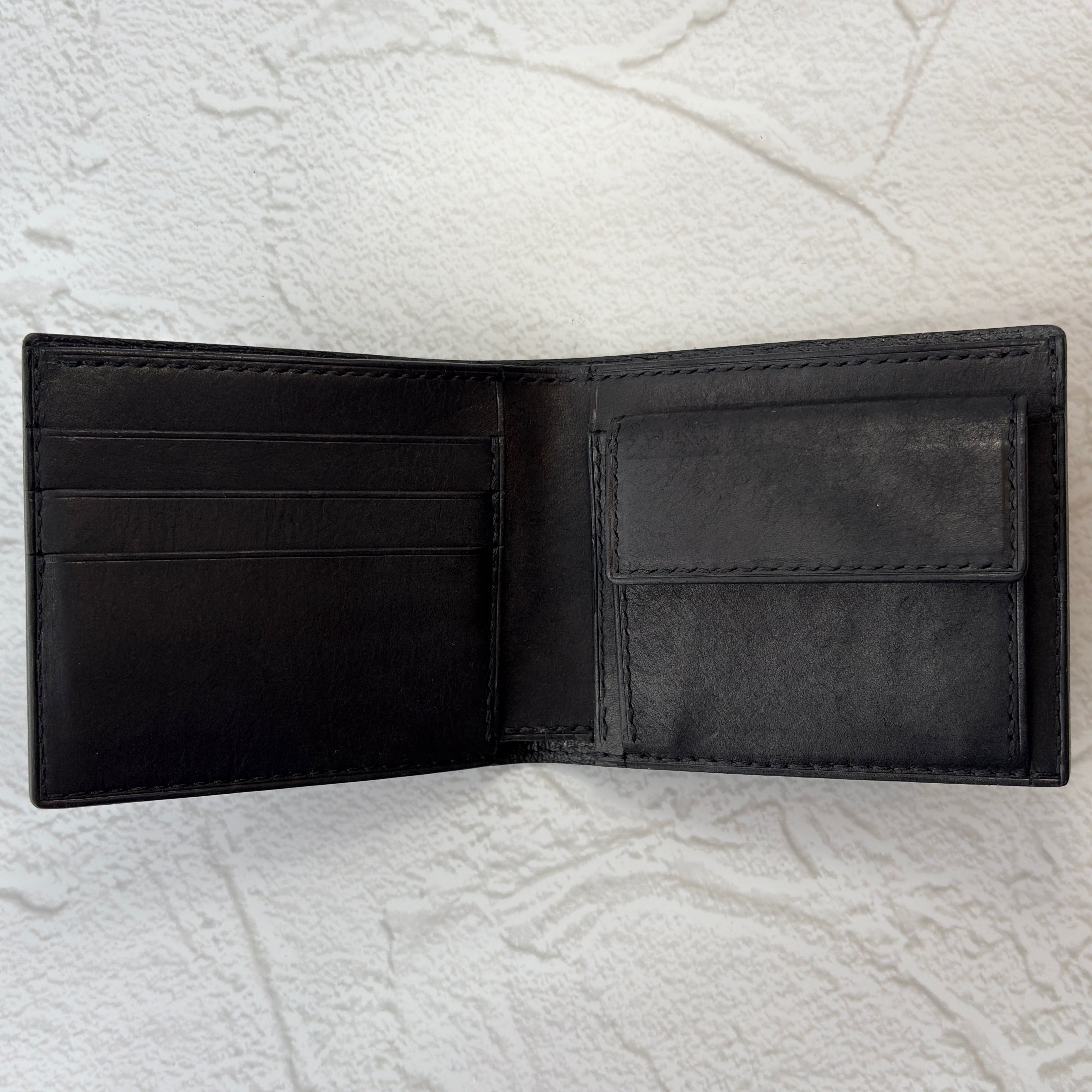 内装はヴァジリオ社のマルゴーを使用。