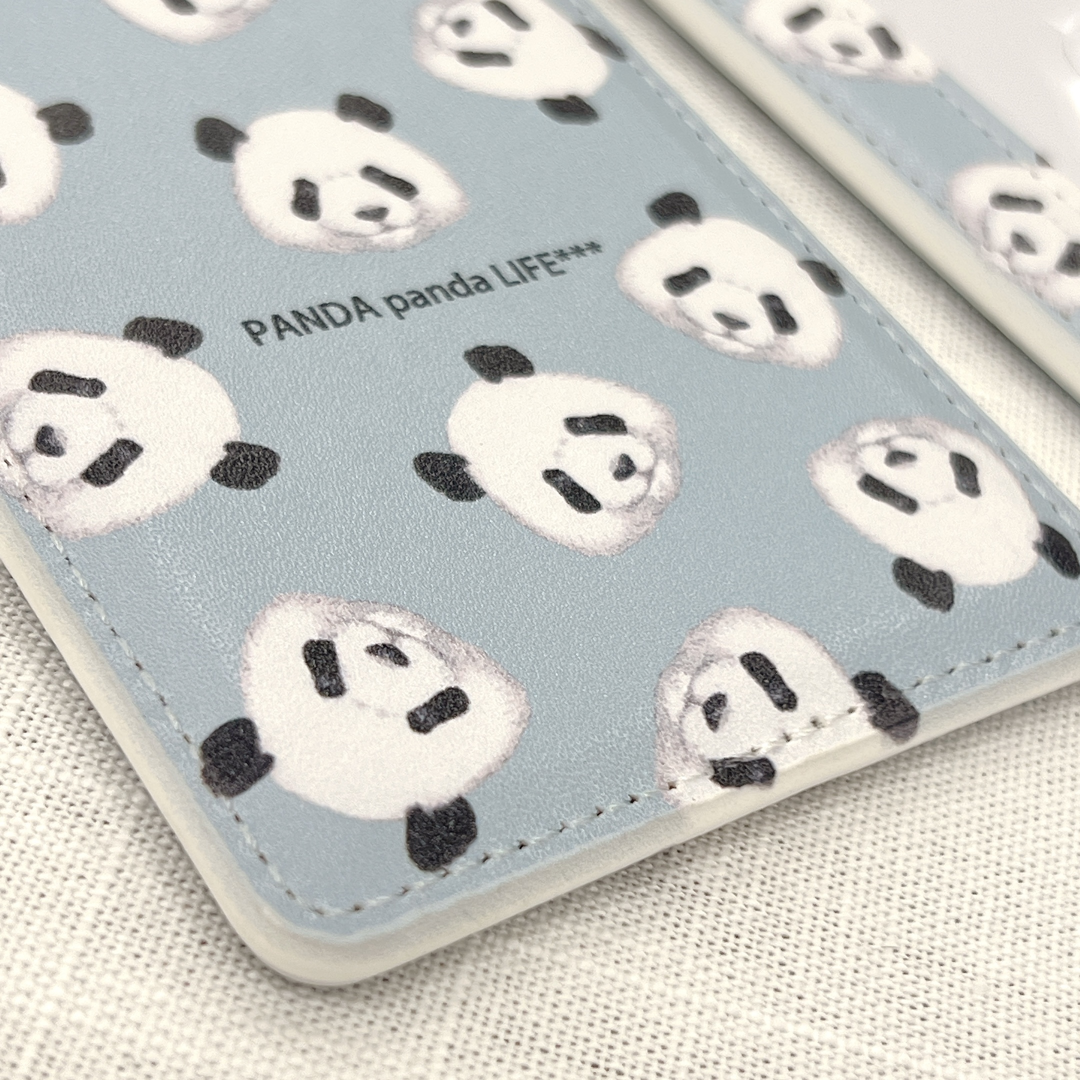 マットな質感　周りにステッチ