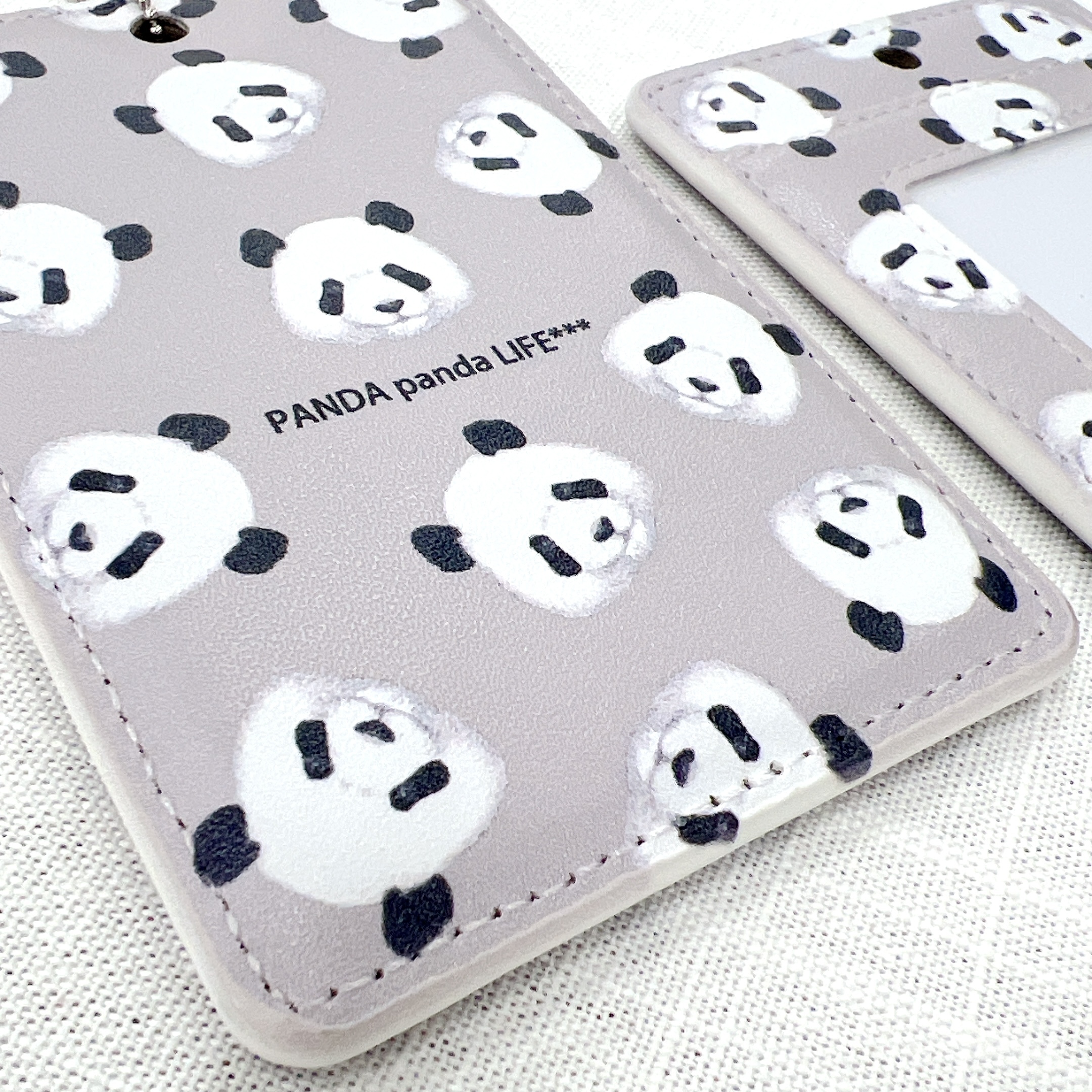 マットな質感　周りにステッチ