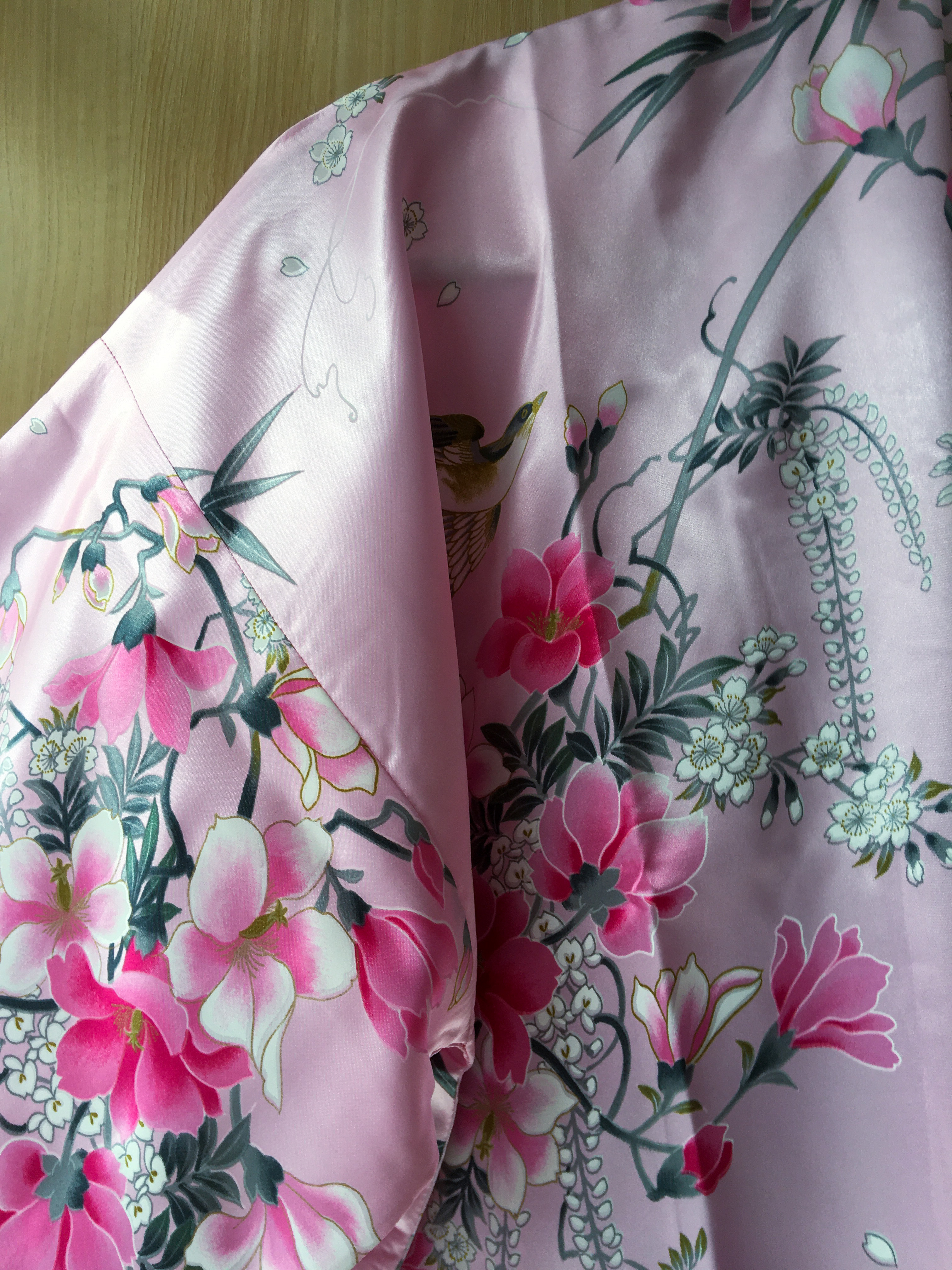 ソフトな風合いで着心地バツグン！　セレブ風にラグジュアリーなお部屋着としても♪