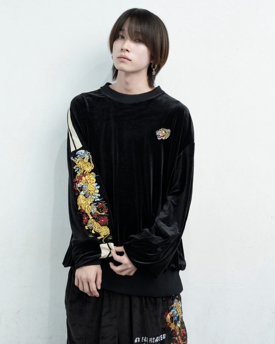 Tiger track sweat/Black | チュウカタベタイ Tiger track sweat/Black | チュウカタベタイ