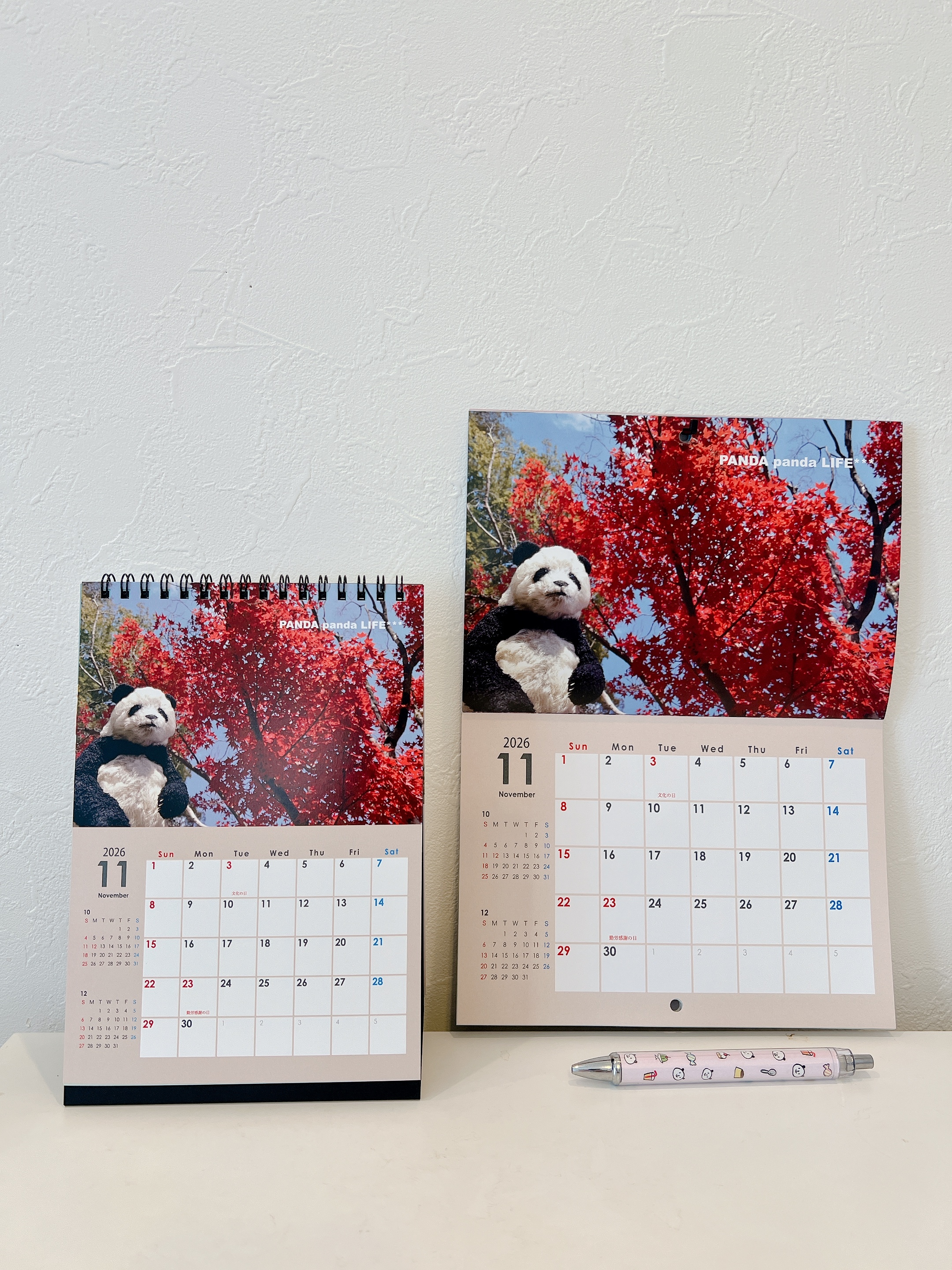 右が壁掛けカレンダー