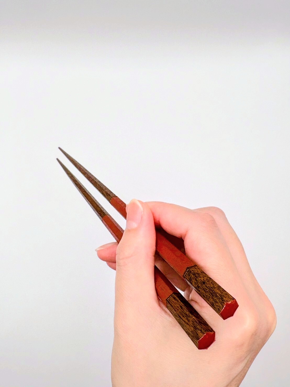 箸先が細くとても使いやすいお箸です。