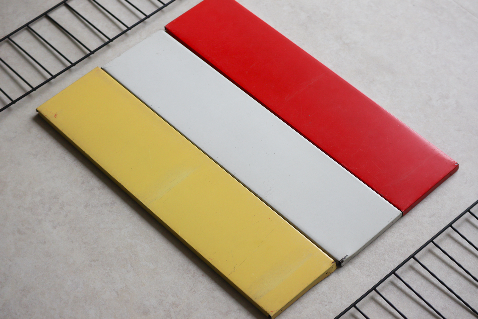 アイアンのヴィンテージ品ならではの擦れによるエイジングも含めて全体の質感をお楽しみください。