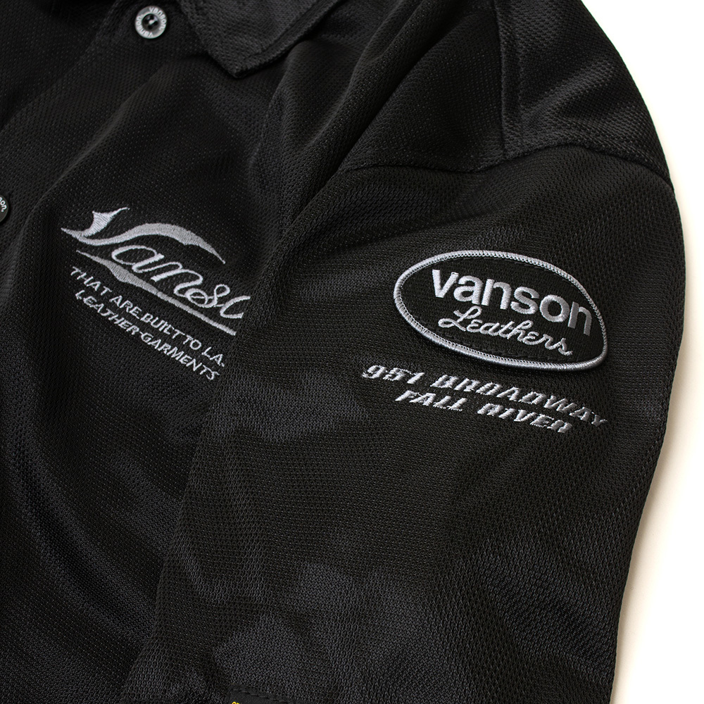 刺繍仕上げのワッペン。