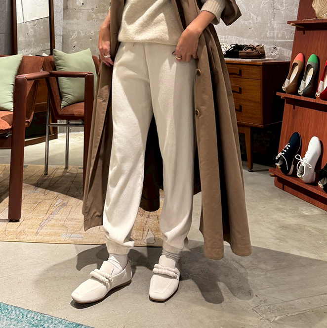 足のサイズ23.5~24cm / 着用サイズ38