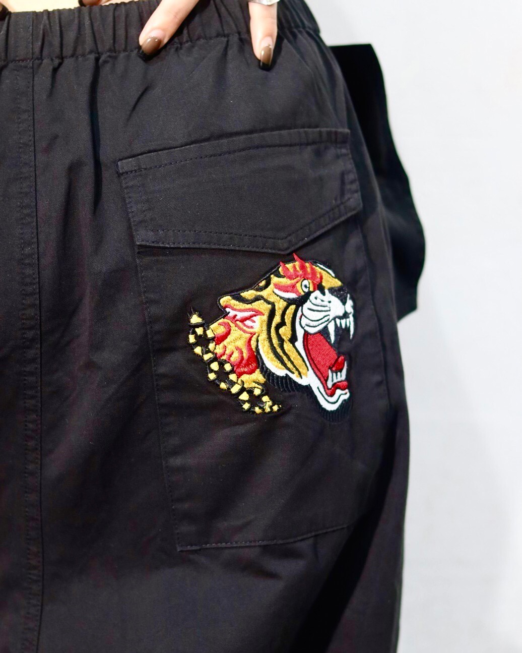 Tiger balloon pants/black | チュウカタベタイ Tiger balloon pants/black | チュウカタベタイ