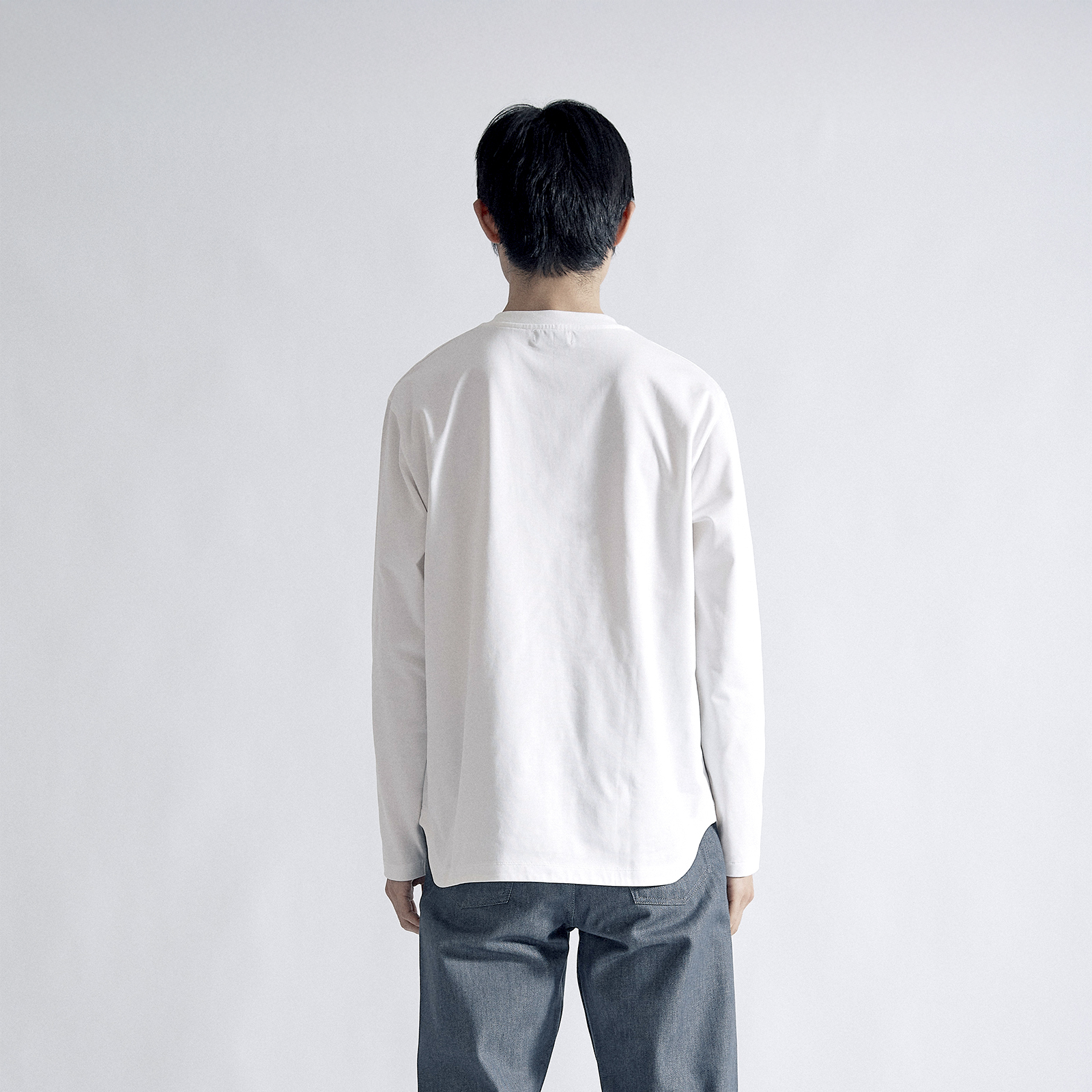 MODEL：188cm・SIZE4/XL