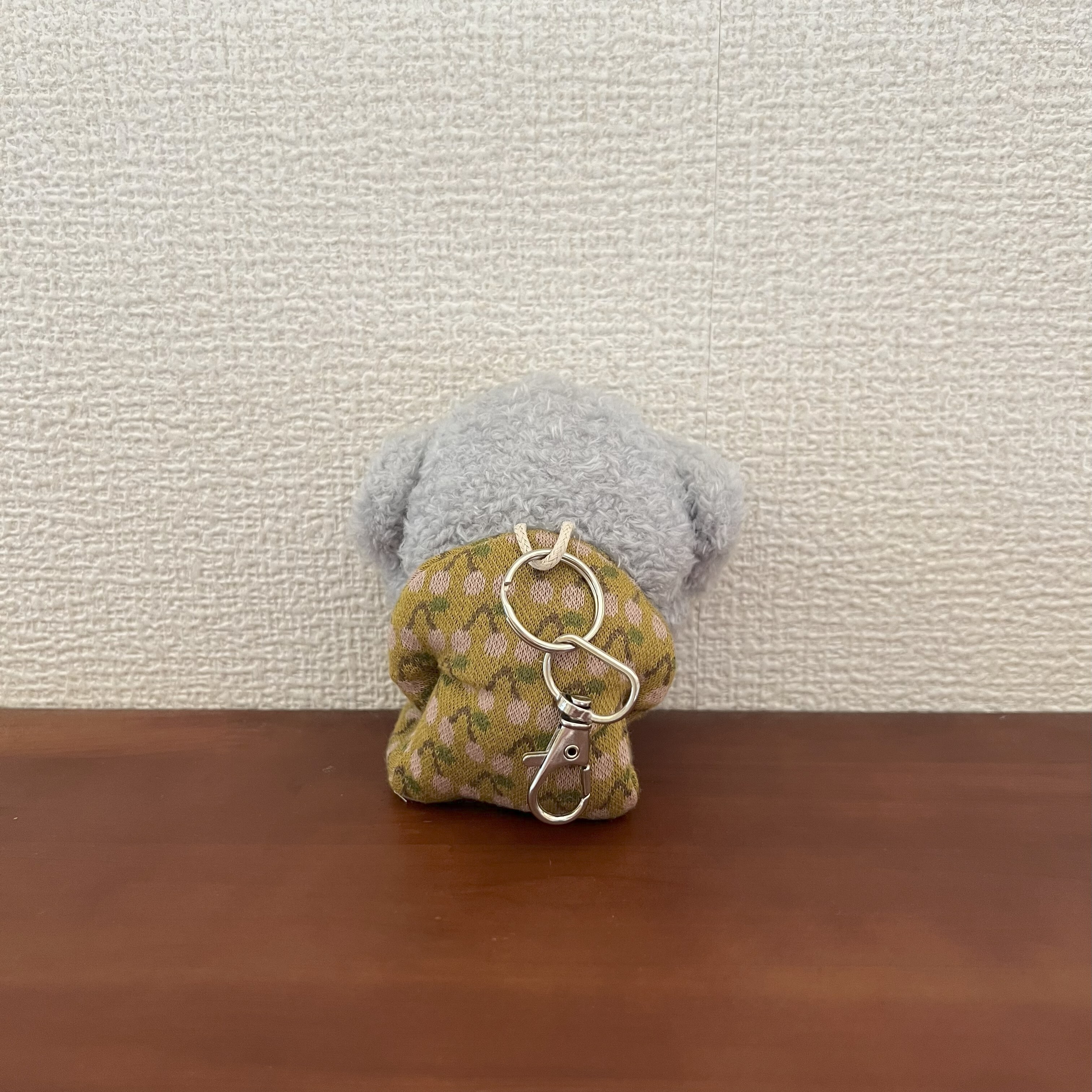 白いお花（背面）