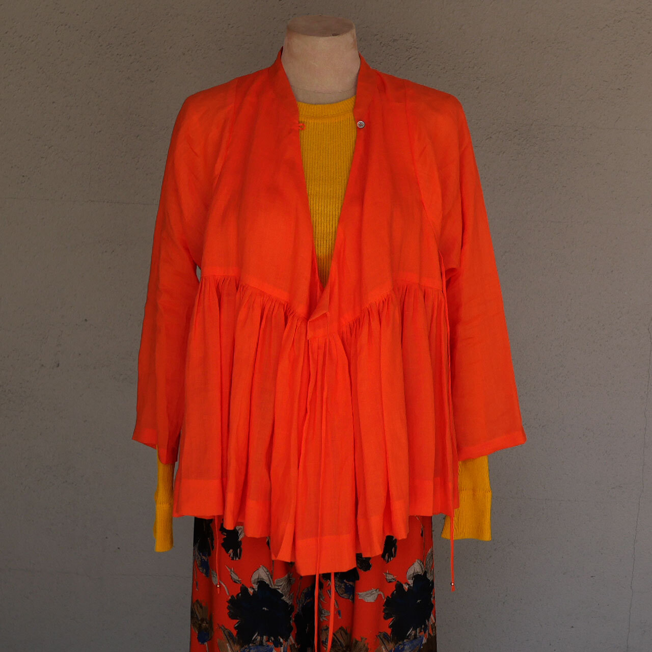 ラフに羽織った状態