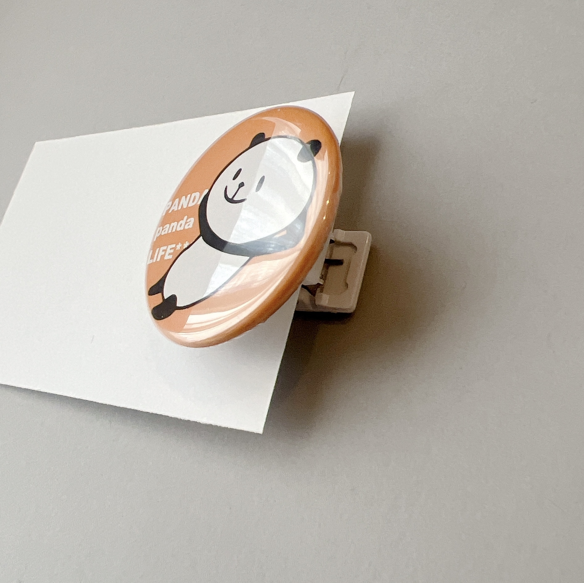 クリップを回して横から挟んで