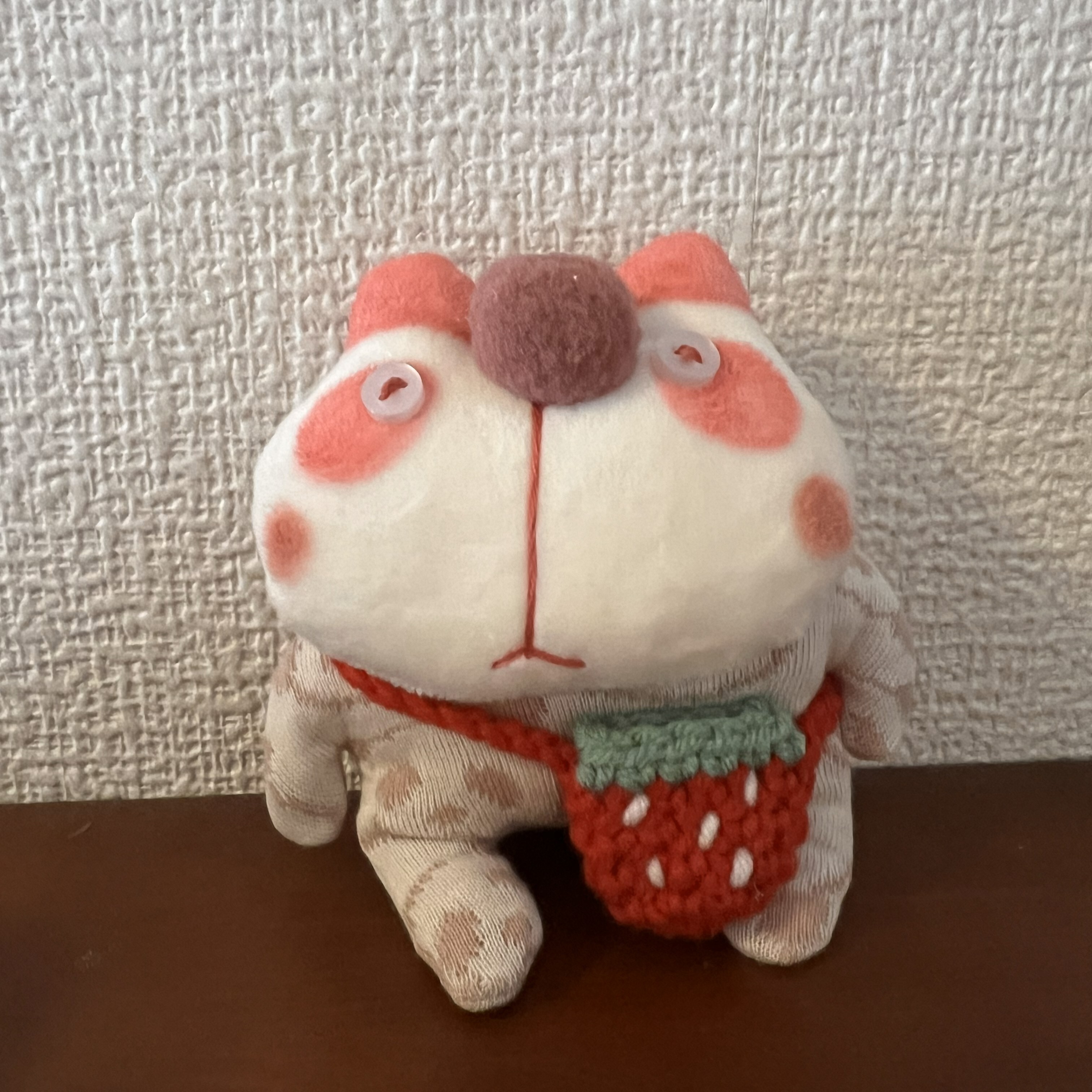 赤いちごのカバン（正面）