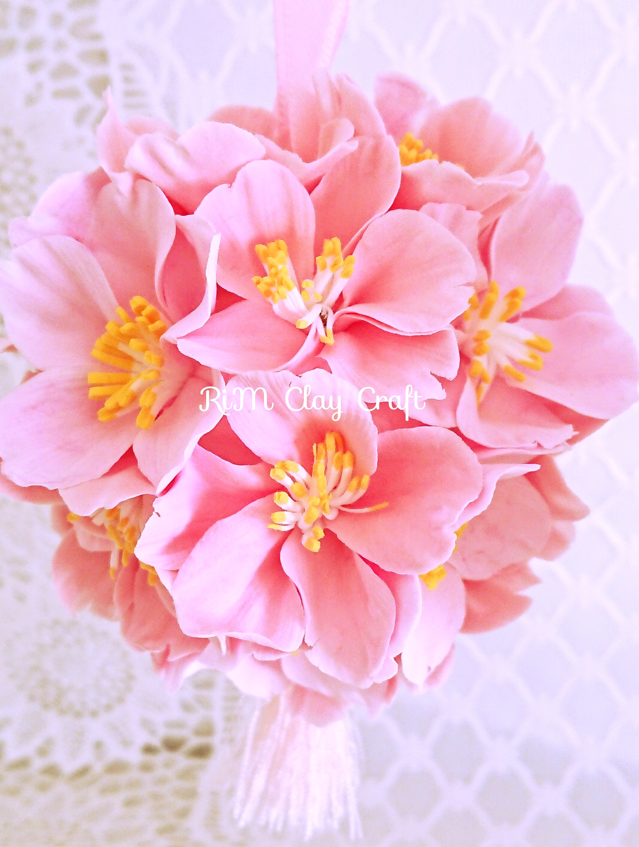 ふわふわのピンクの桜のまり