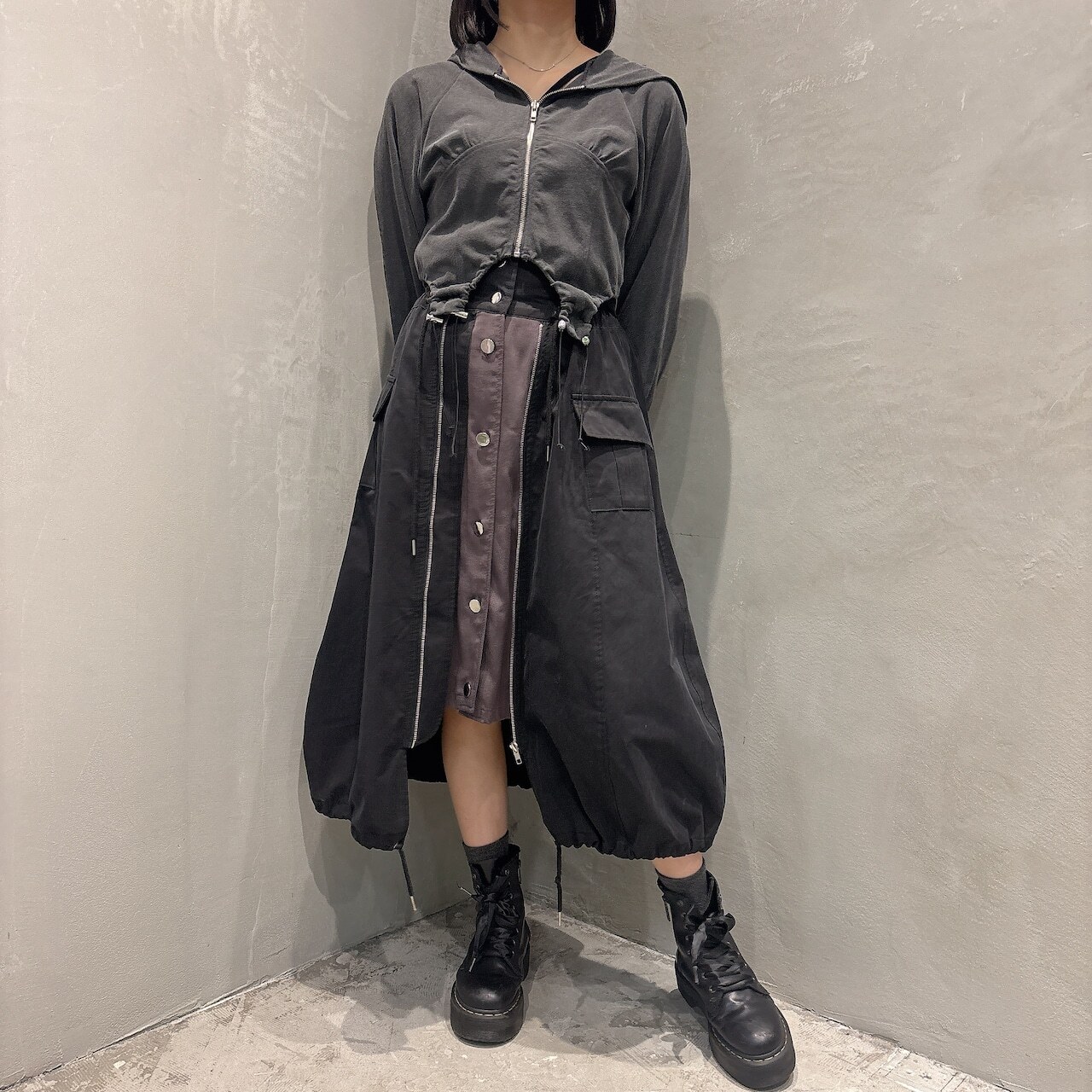 Staff：163m ／BLACK×CHARCOAL