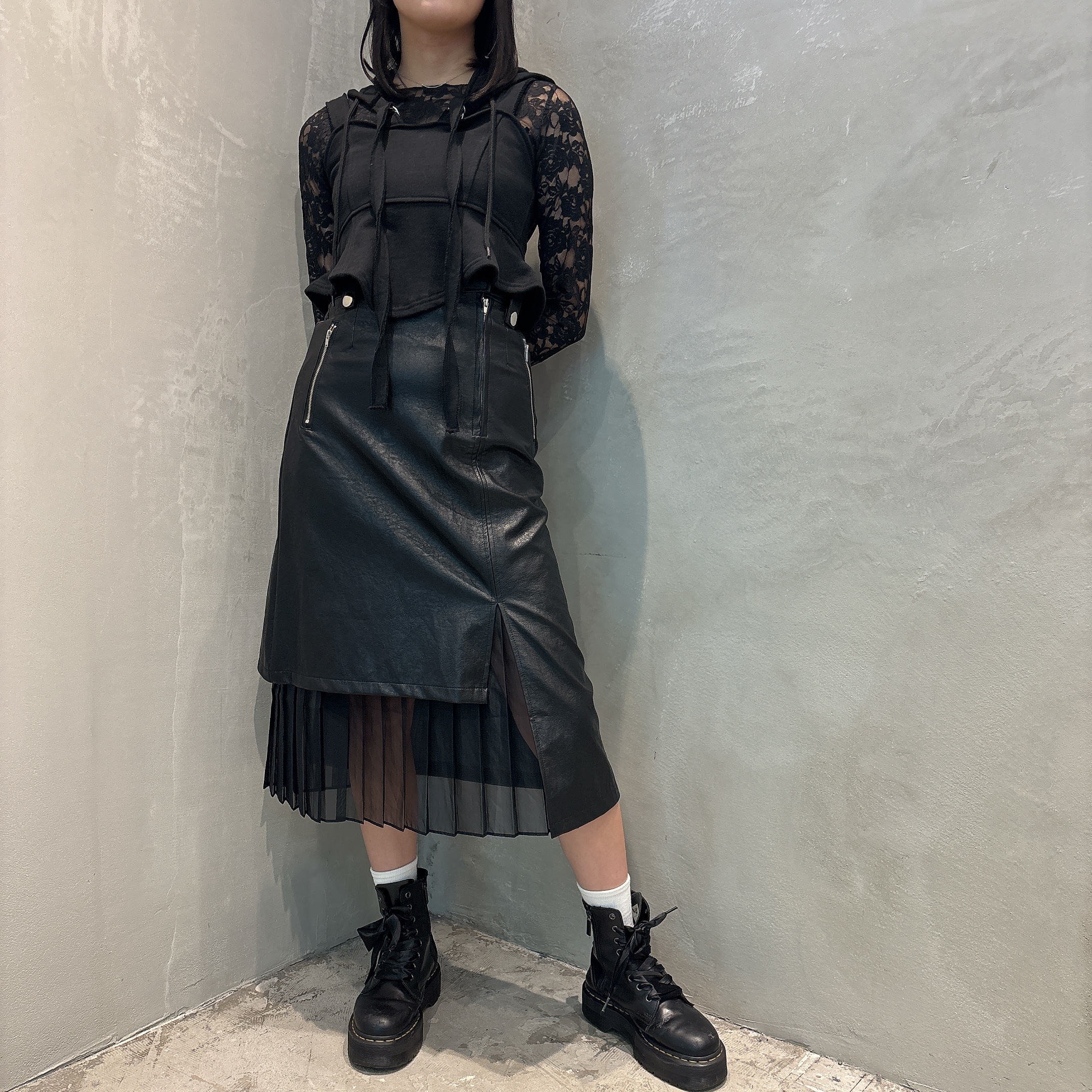Staff：163cm ／BLACK