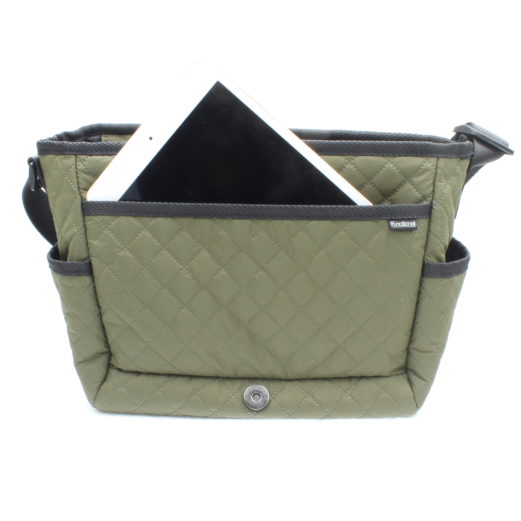 クッション材が入っているのでタブレットも安心して収納出来ます