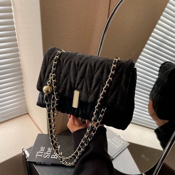 ブラック