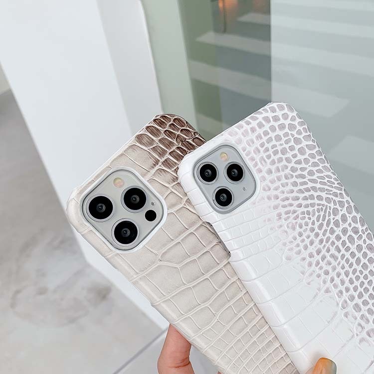 ワニ柄スマホケース