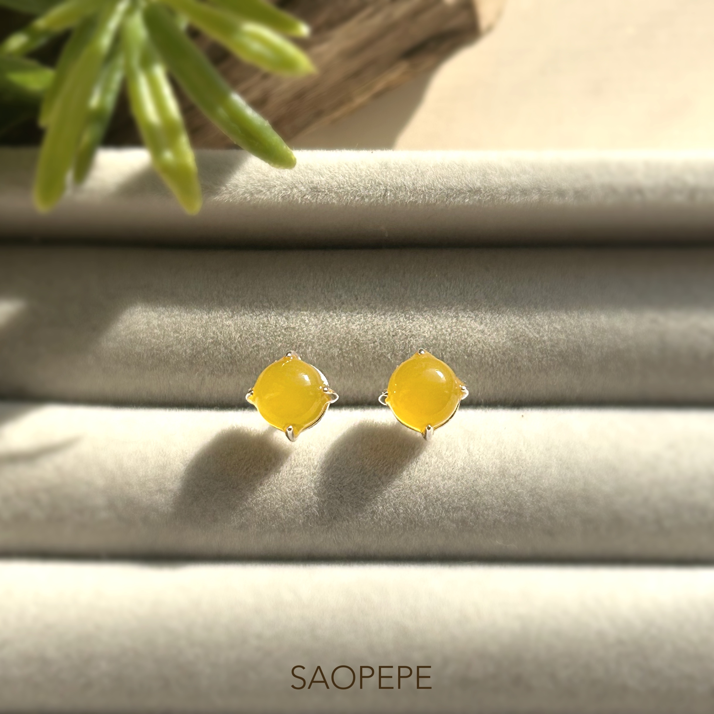 イエローカルセドニー