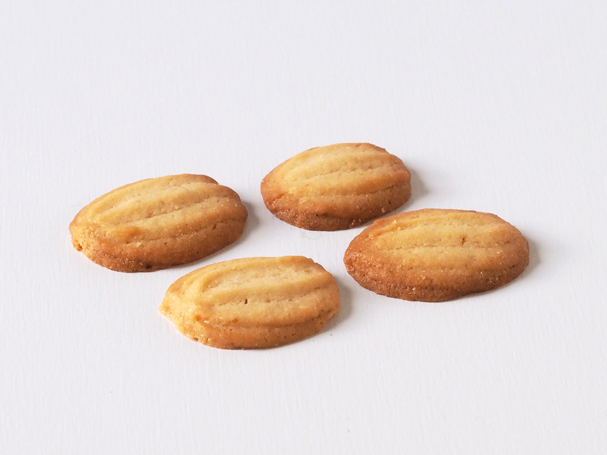 レモン　爽やかな酸味の有機生レモ ンを丸ごと使用