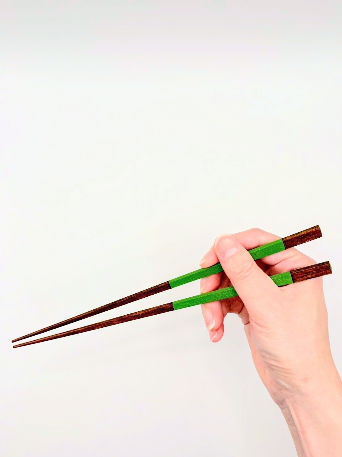 箸先が細くとても使いやすいお箸です。