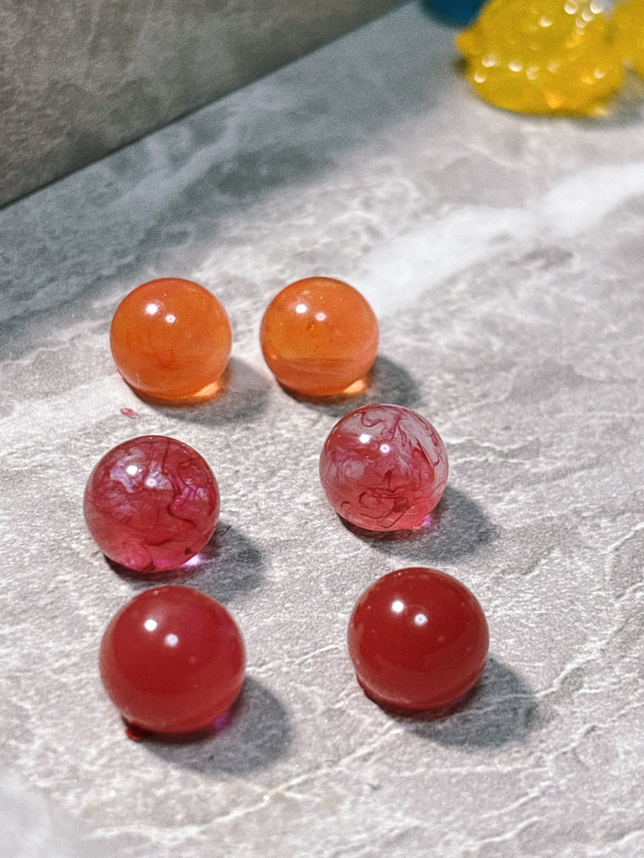 1.赤オレンジ2.紅透明色3.紅色