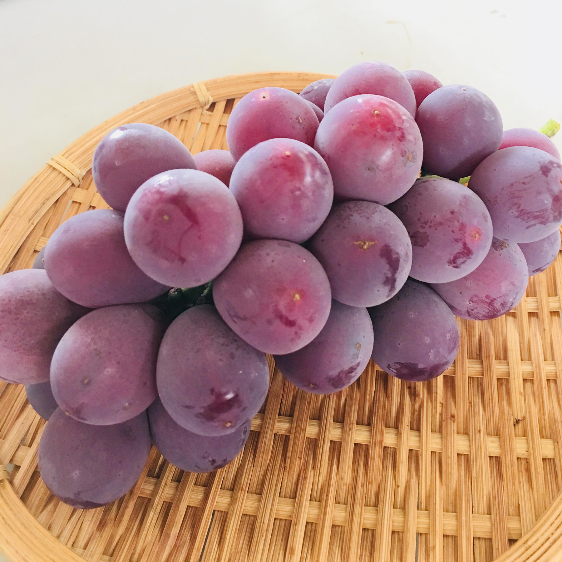 紫玉 1箱2kg かんべ農園 紫玉 1箱2kg かんべ農園