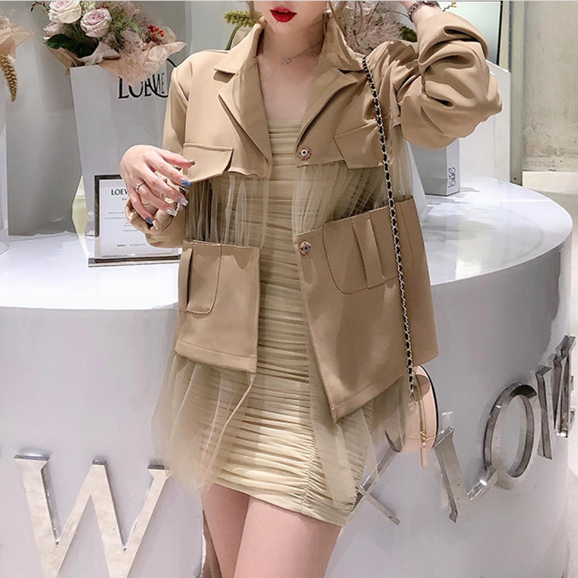 ジャケット チェスターコート 無地 ゆったり 大人可愛い カジュアル フェミニン こなれ感 春 お出かけ 通勤 デート 女子会 シースルー 街角のカフェテラス