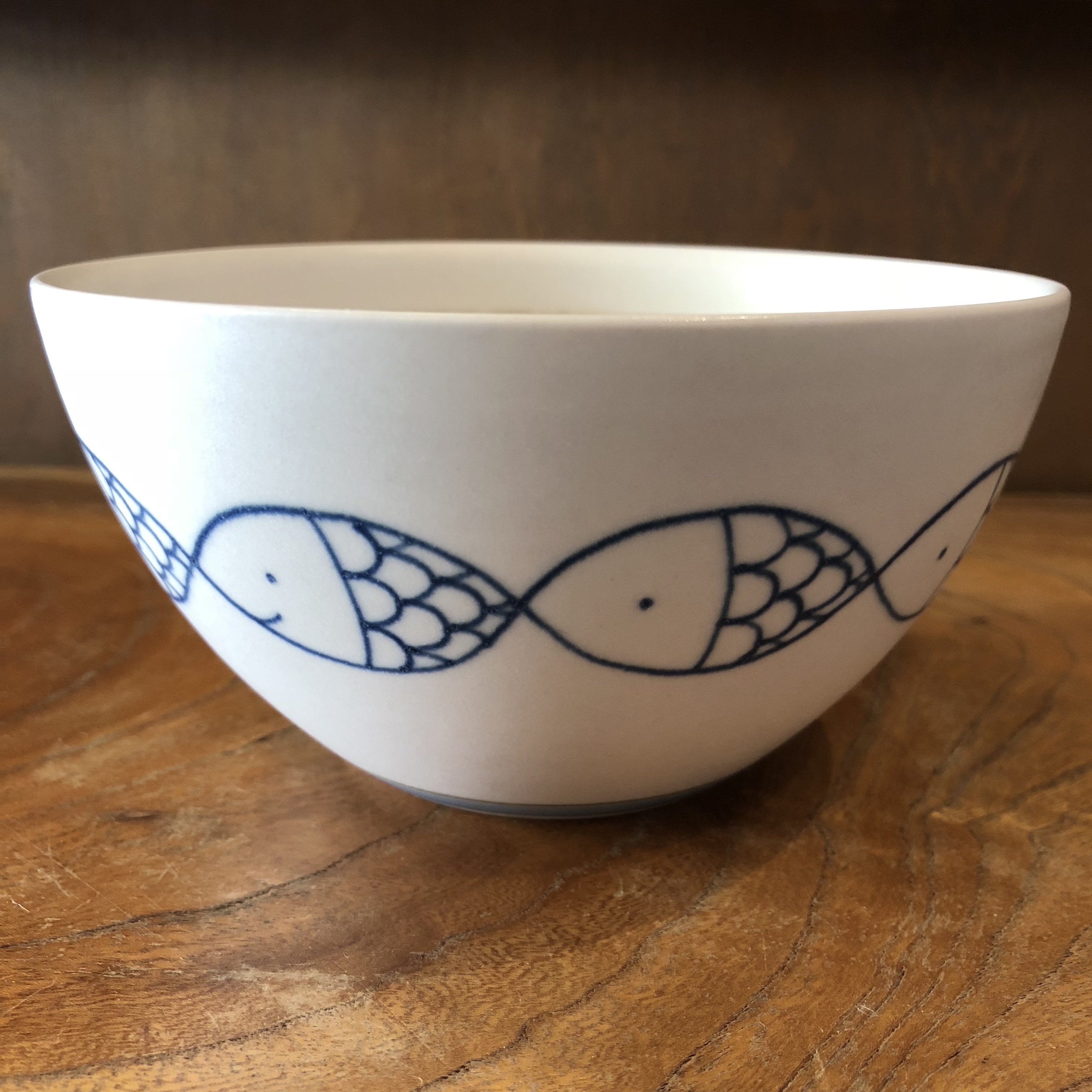 砥部焼 すこし屋 深鉢中 魚 歩音 あるね