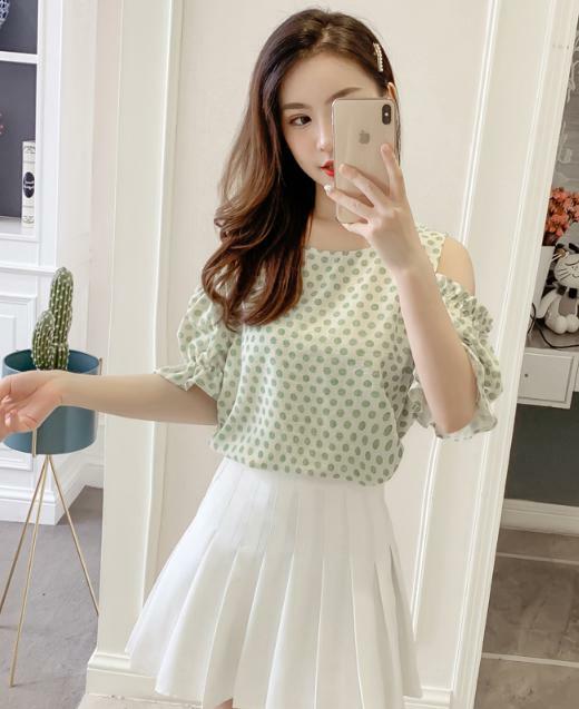 ドット柄肩開きプルオーバー フリル ポルガドット 肩見せ ブラウス