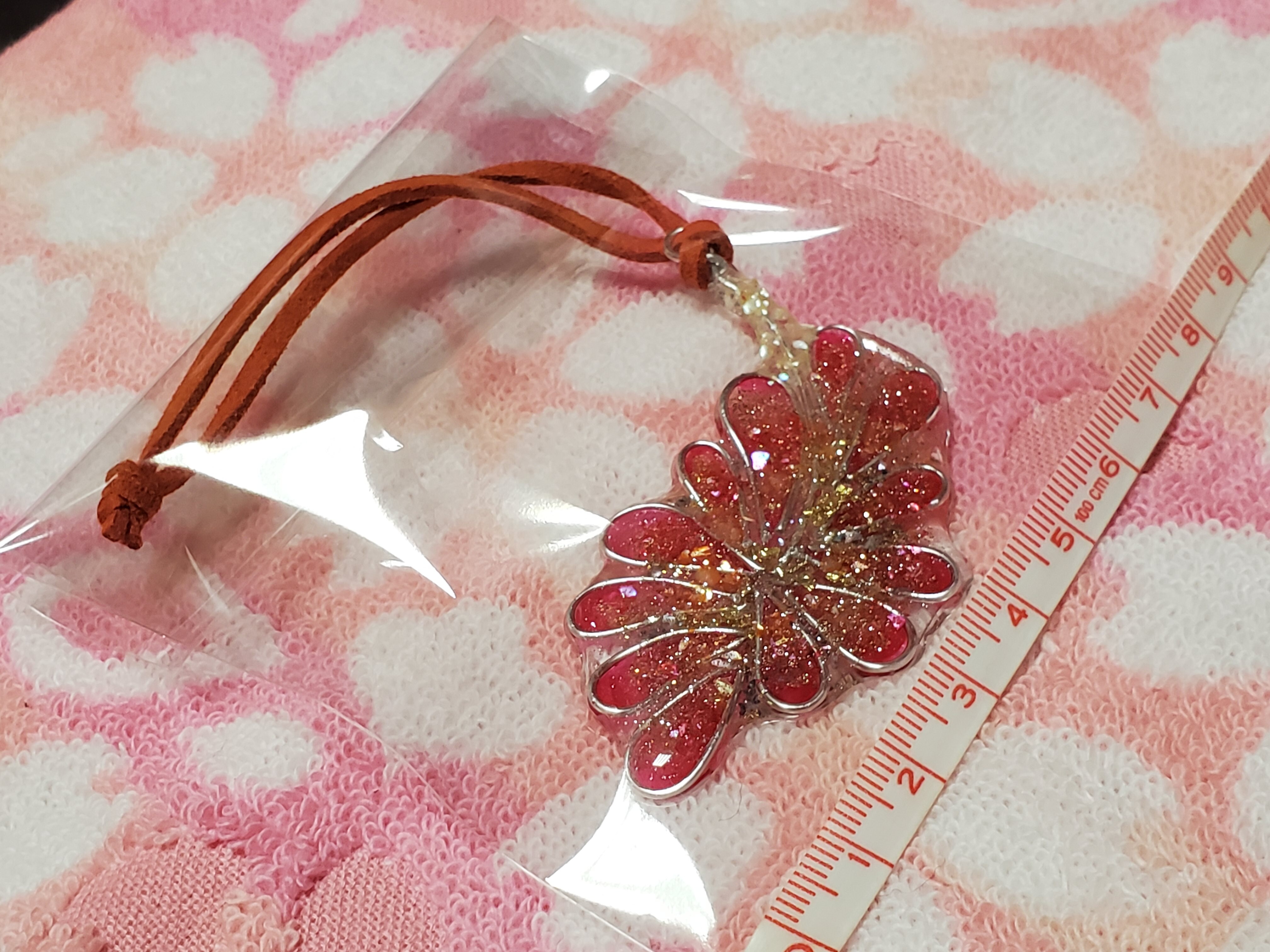 不死鳥の羽 レジンチャーム 雑貨 Madcat工房