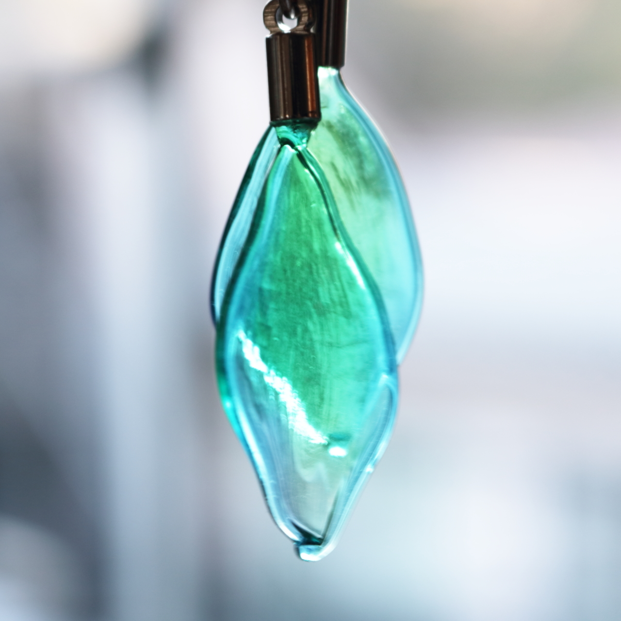 玻璃の花びら 花緑青 Hamagon ハマゴン 手作りのガラスアクセサリー 器