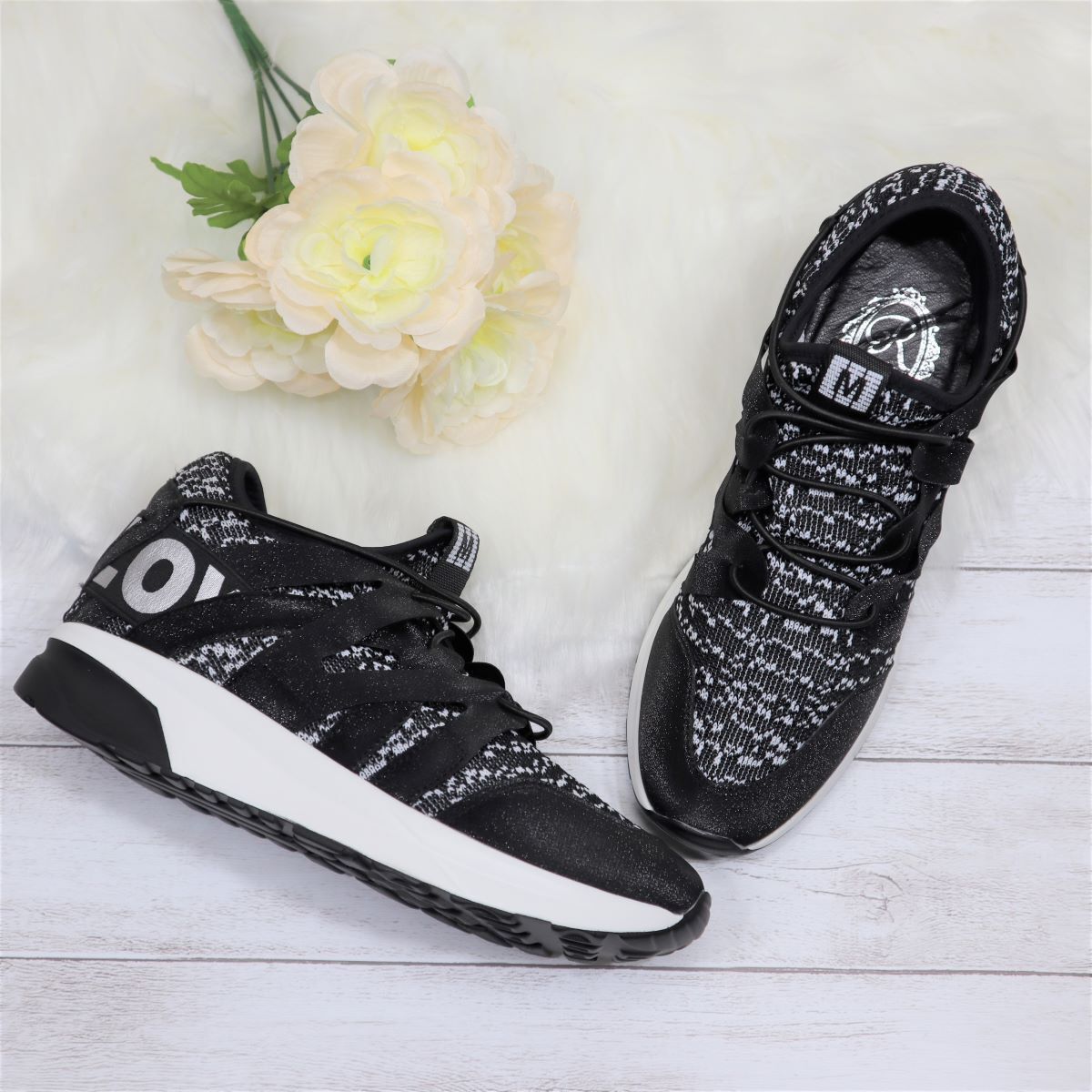 送料無料 レディース Sale オープニングセール スポーティースニーカー かっこいい おしゃれ Love R By Chaussures