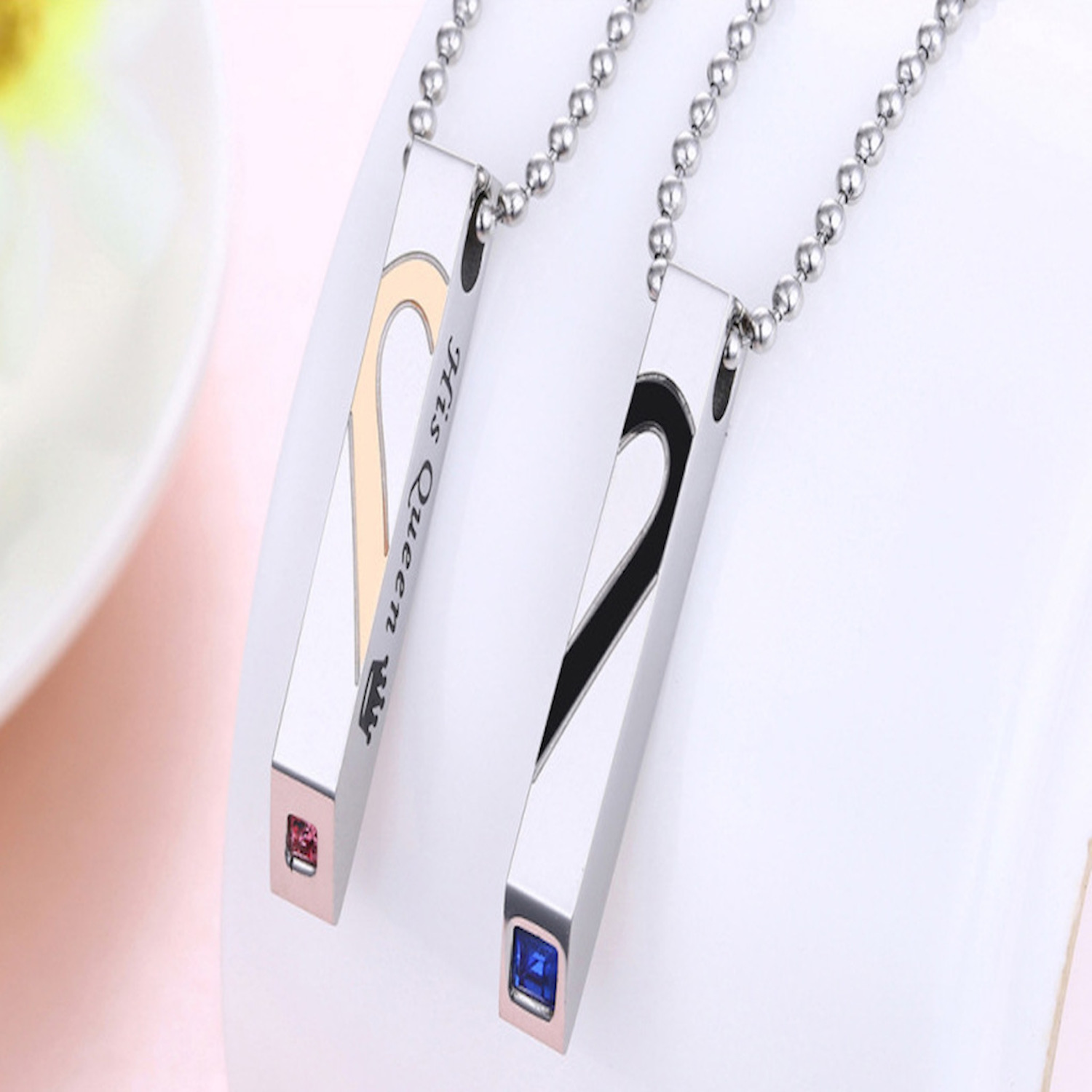 ペアアクセサリー工房 ペアネックレス シンプル 刻印 Her King His Queen ハート ネックレス ペンダント 2個セット カップル ジュエリー レディース メンズ お揃いのネックレスやブレスレットなどおしゃれなペア専門店 Peaceya ペアアクセサリー工房 ペアネックレス シンプル 刻印 Her King His Queen ハート ネックレス ペンダント 2個セット カップル ジュエリー レディース メンズ お揃いのネックレスやブレスレットなどおしゃれなペア専門店 Peaceya