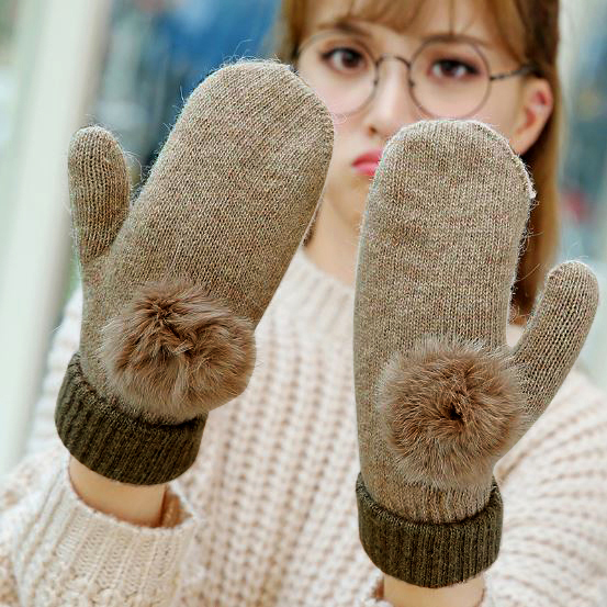 手袋 ボンボンファー付き ミトン手袋 レディース フリーサイズ グレー ブラック ブラウン レディースの海外トレンドファッション通販サイト Kahana