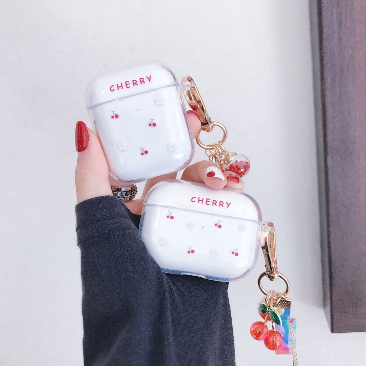 Airpods Airpodspro ケース 韓国 さくらんぼチャーム付きクリアケース Tpu エアポッズ エアポッド プロ カバー 透明 クリア チェリー チャーム付き かわいい 大人 可愛い お洒落 イヤホンケース セレクトショップオンリーユー Airpods Airpodspro ケース 韓国 さくらんぼチャーム付きクリアケース Tpu エアポッズ エアポッド プロ カバー 透明 クリア チェリー チャーム付き かわいい 大人 可愛い お洒落 イヤホンケース セレクトショップオンリーユー