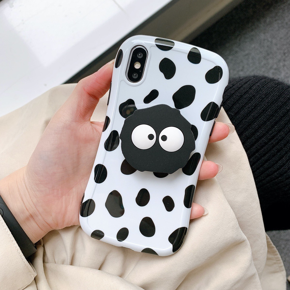 Iphone ケース 韓国 牛柄グリップ付きケース 動物柄 アニマル柄 グリップトック トレンド カバー シリコン 個性的 シンプル 大人 可愛い おしゃれ Iphone7 Iphone8 Iphonese2 Iphonex Iphonexs Iphonexr Iphone11 Iphone11pro Iphonexsmax Iphone11promax スマホケース