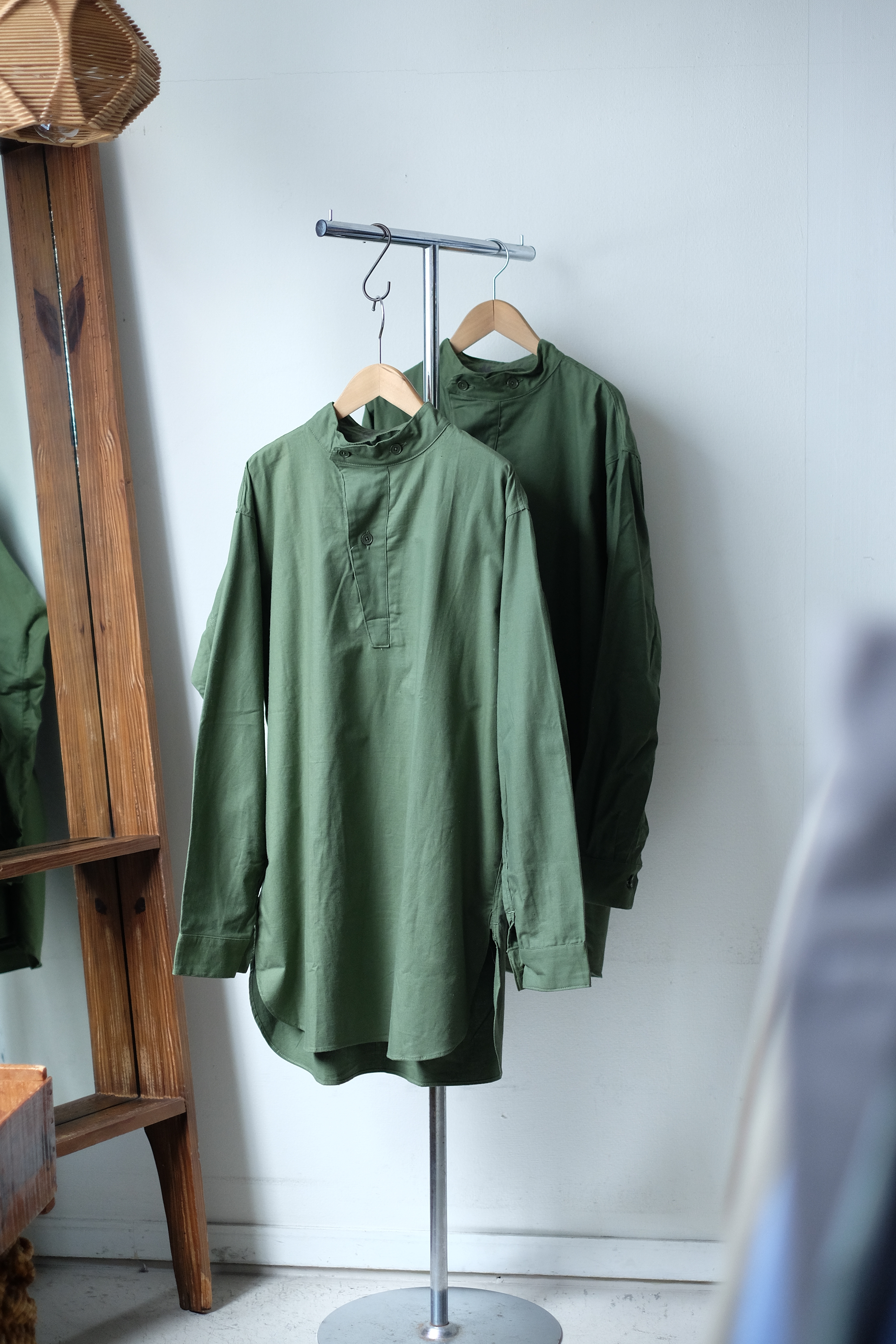 60s Swedish military  pullover nocollar shirt “one wash” の画像 3