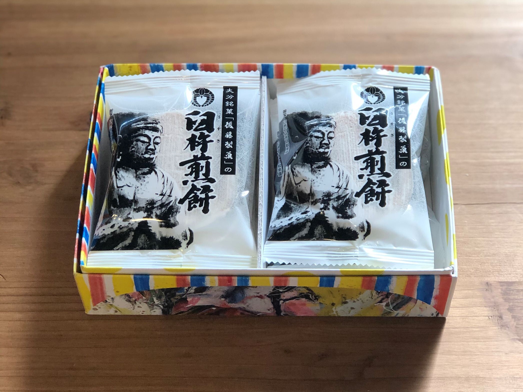 CategoryInformationLink【アーティスト「北村直登」とのコラボ商品】(後藤製菓×NAOTO KITAMURA)臼杵煎餅デザインパッケージ8枚入【曲(薄焼き)】関連商品CategoryInformationLink