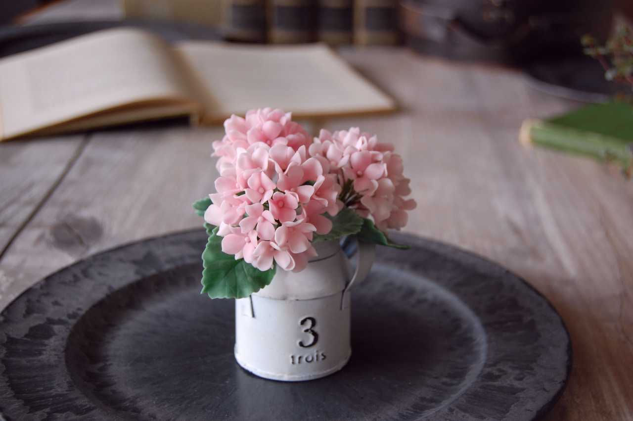 ミニミニ紫陽花を アンティーク ブリキポットに飾って 高さ約10センチ 79 Oldfantasy