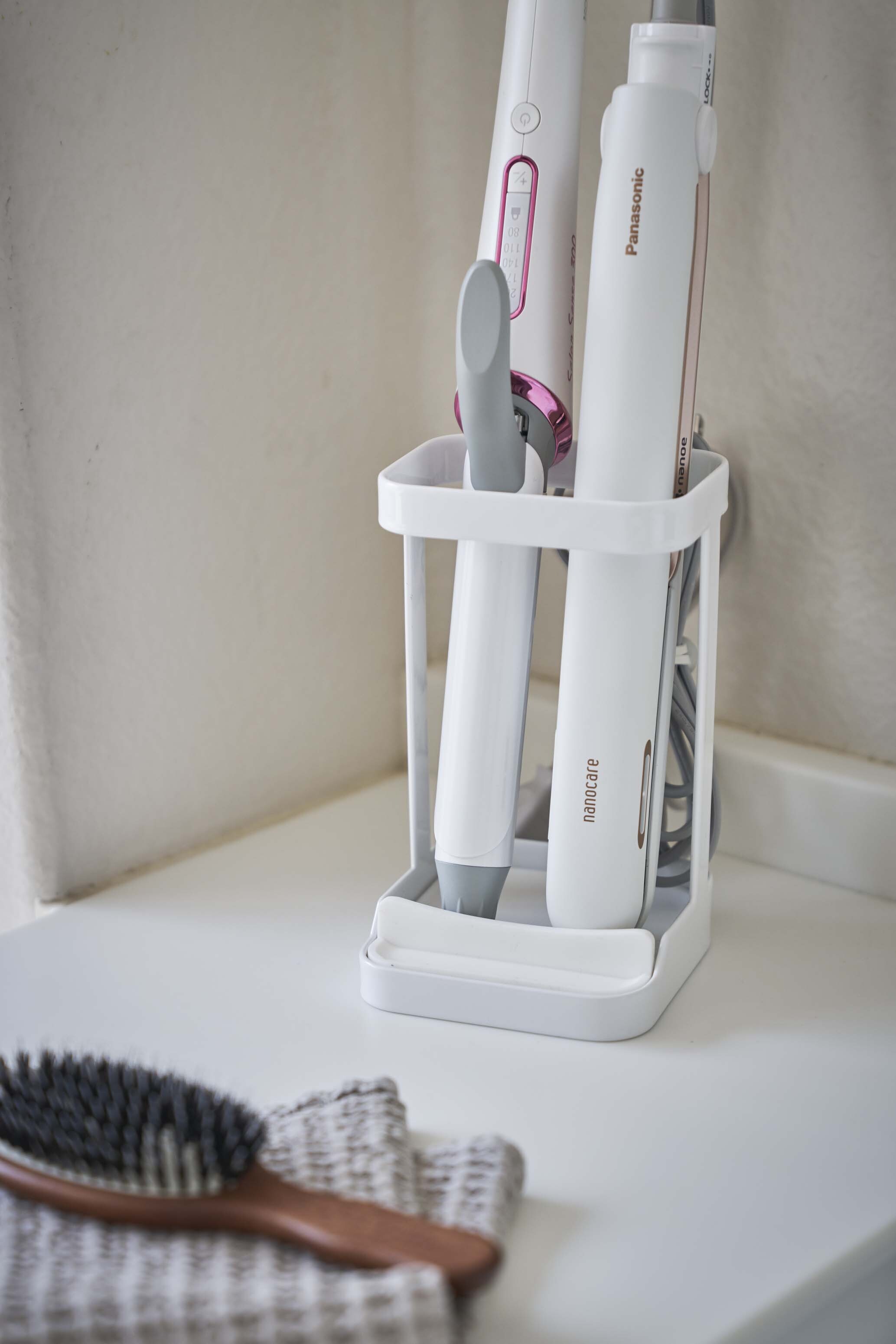 リビングをスタイリッシュに!! 耐熱トレー付き ヘアーアイロンスタンド UISIN DESIGN HOMECENTER