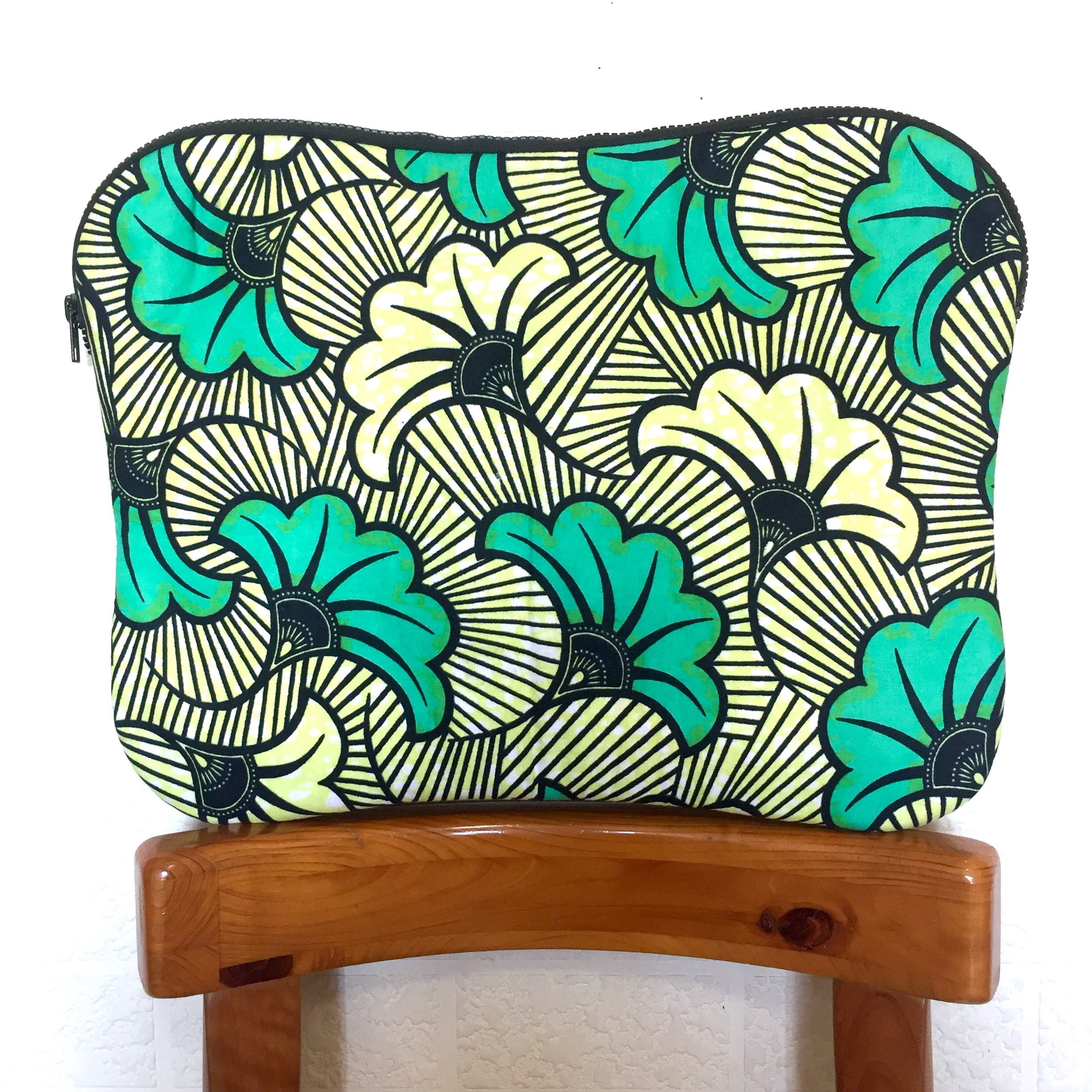 アフリカ布 Pcケース 14インチ ボタニカル花柄グリーン イエロー ノートパソコンケース Spooon Modern African Stylee
