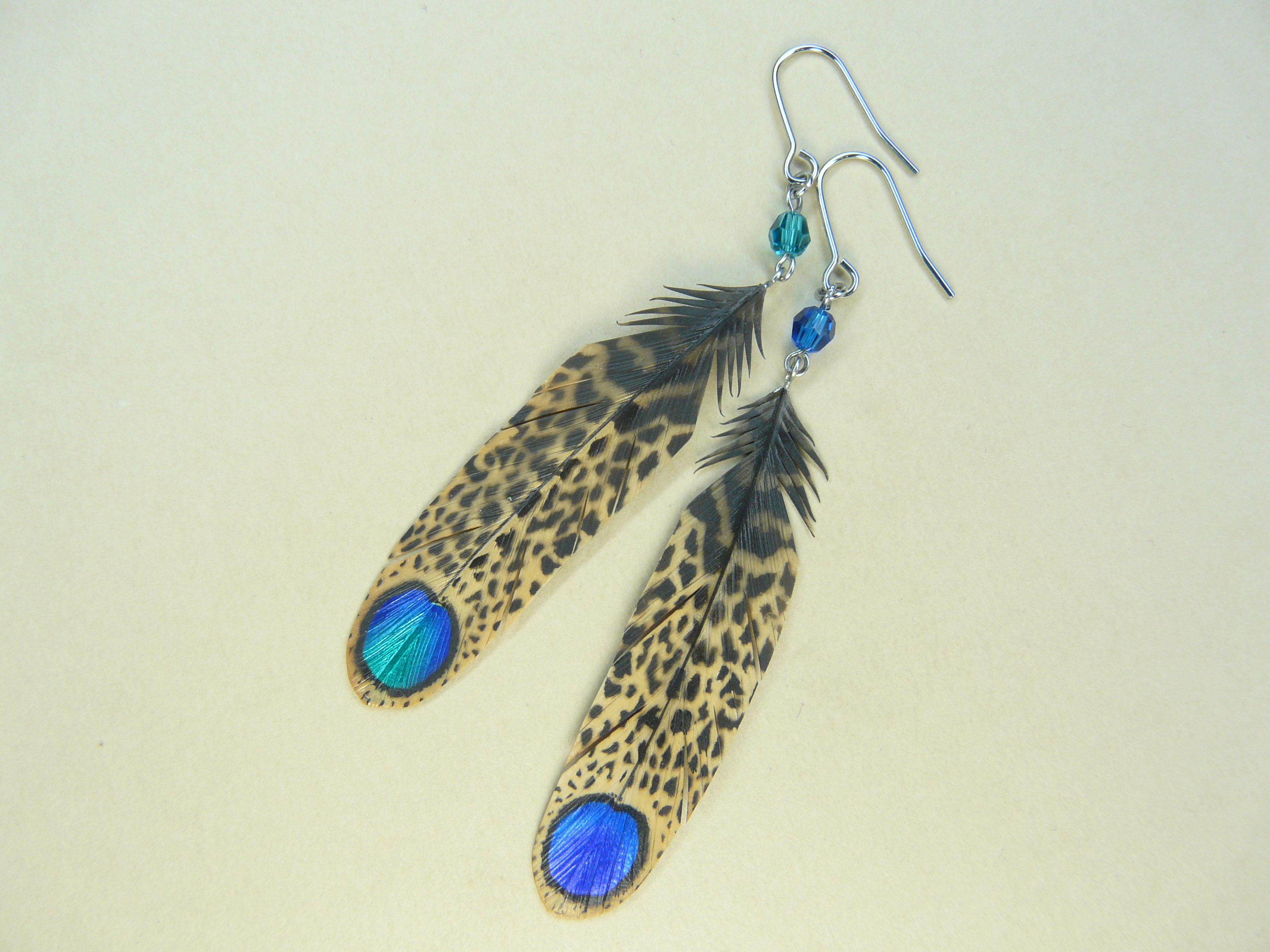 エボシコクジャク ピアス イヤリング 緑大 紫大 フックピアス チタンピアス 樹脂ピアス イヤリング 樹脂イヤリング 羽 羽根 フェザー 翼 鳥 野鳥 インコ 粘土の羽根飾り On Line Shop エボシコクジャク ピアス イヤリング 緑大 紫大 フックピアス チタンピアス 樹脂ピアス イヤリング 樹脂イヤリング 羽 羽根 フェザー 翼 鳥 野鳥 インコ 粘土の羽根飾り On Line Shop
