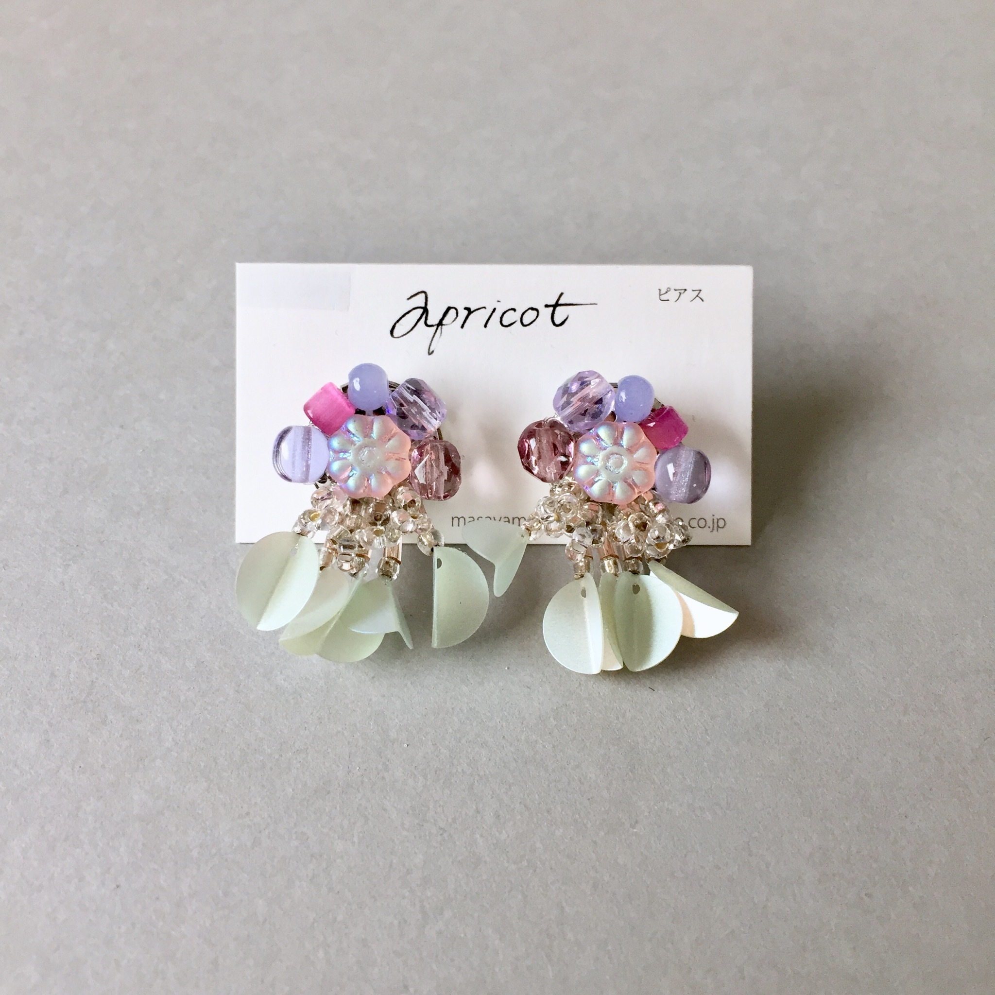 ビーズピアス S428 ピンクxスパンコール ハンドメイドピアス Apricot Apricot