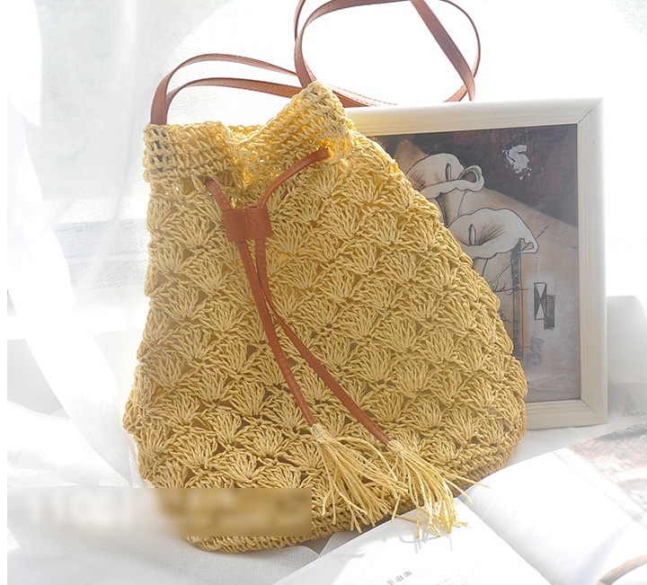 2018春夏 巾着型のストローバッグ 鍵編みデザインが涼しげでオシャレ