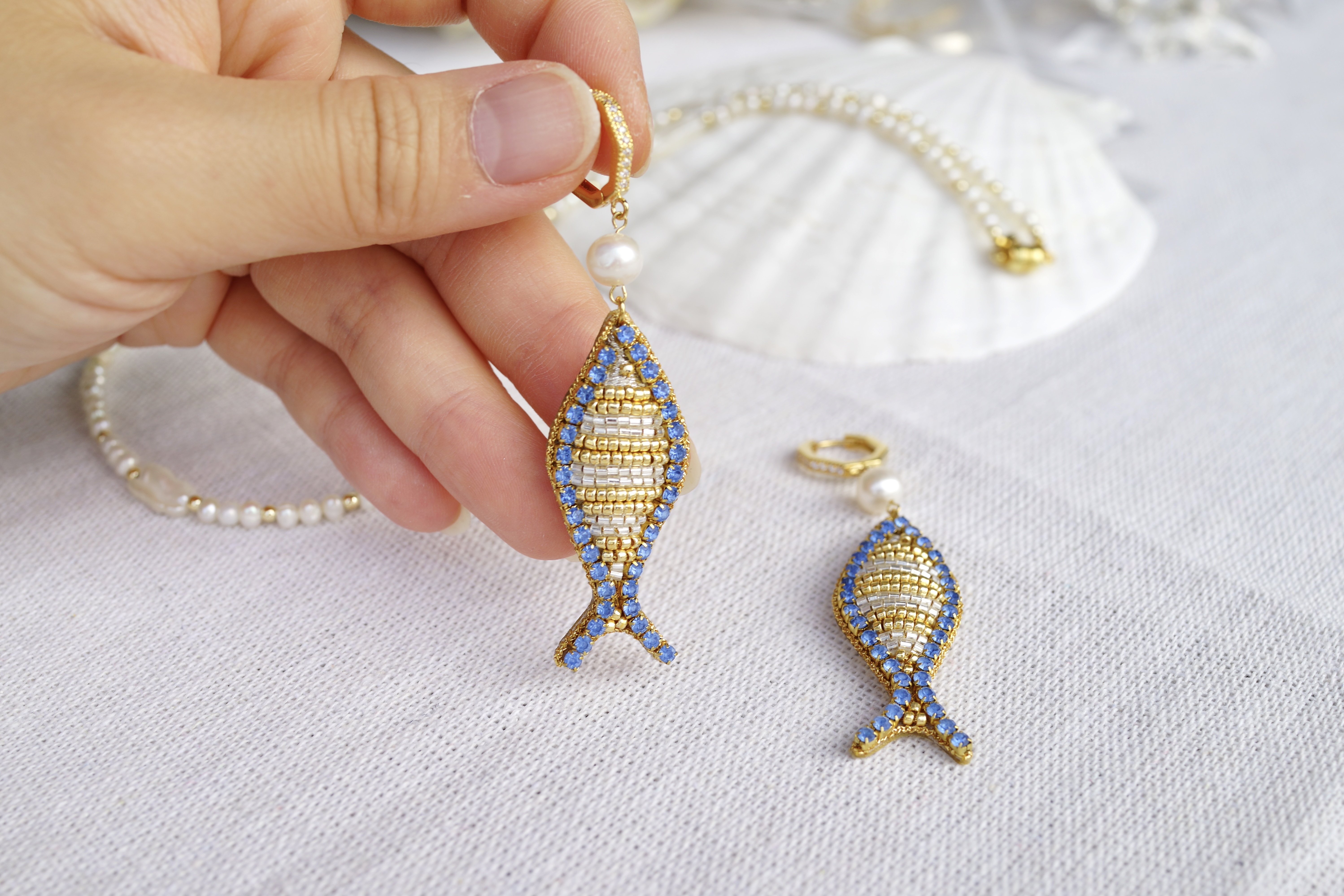 【刺繍ジュエリー】Fish! ▽注文時に、ピアス/イヤリングお選びいただけます。